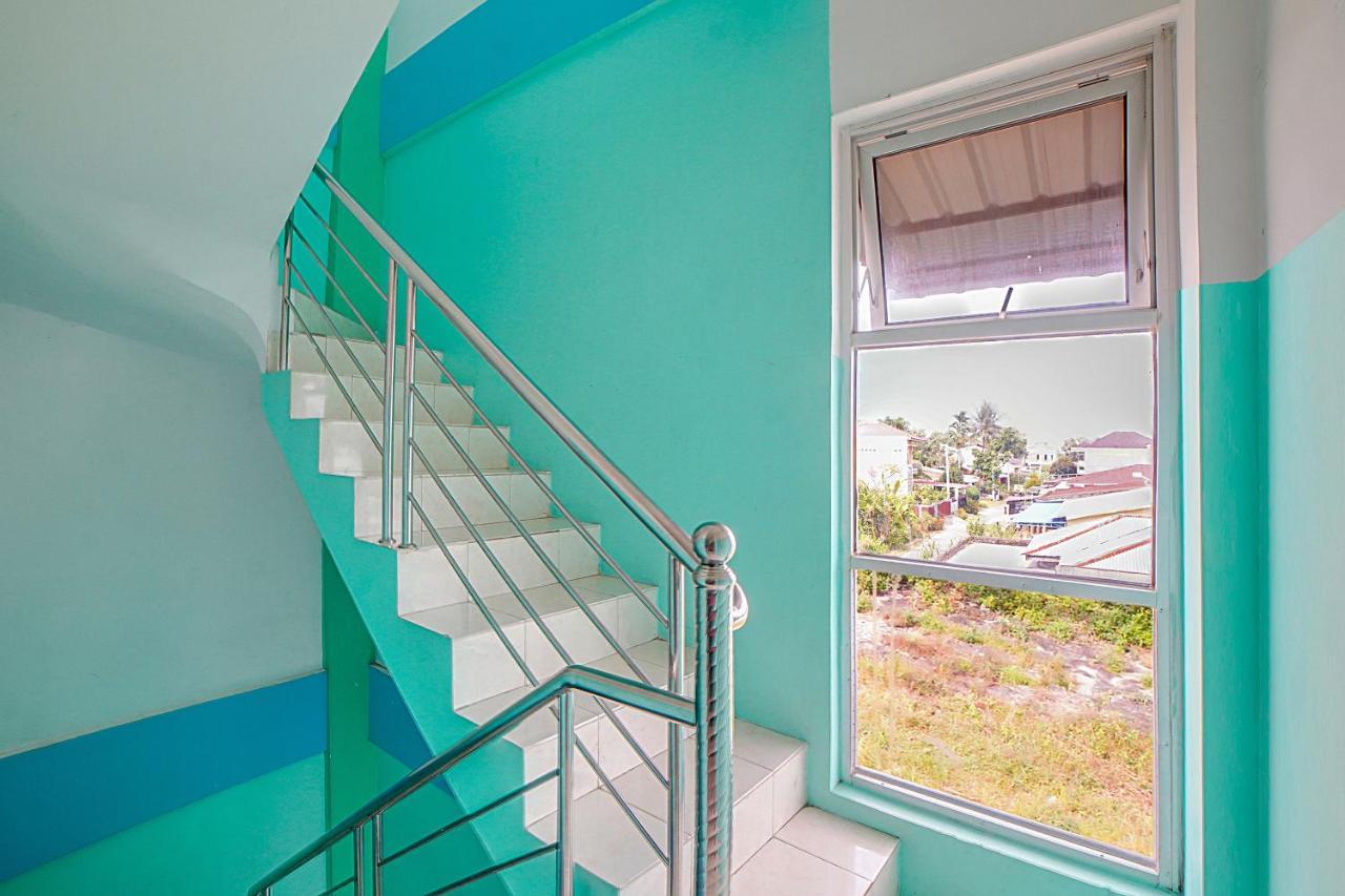 Oyo 90637 Rumah Ni Karo Medan Kültér fotó