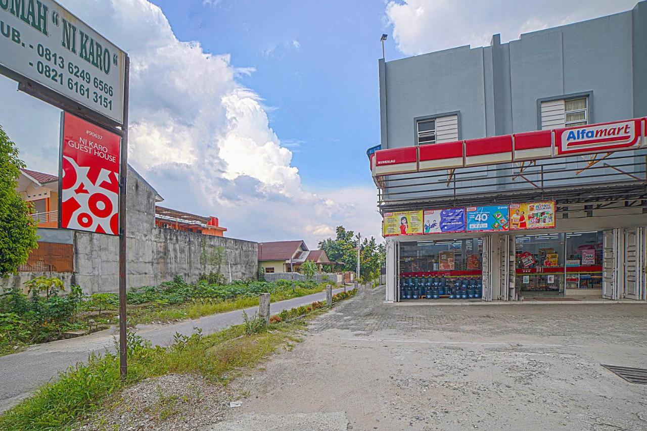 Oyo 90637 Rumah Ni Karo Medan Kültér fotó