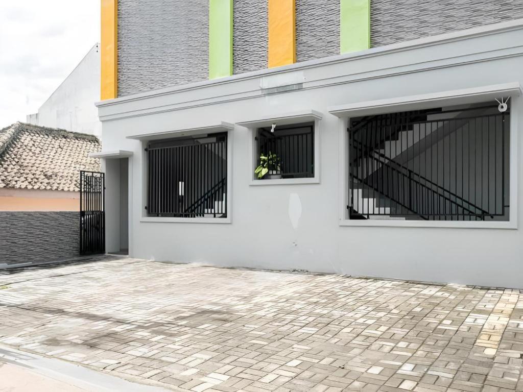 Oyo 90637 Rumah Ni Karo Medan Kültér fotó