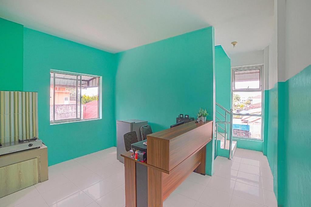 Oyo 90637 Rumah Ni Karo Medan Kültér fotó